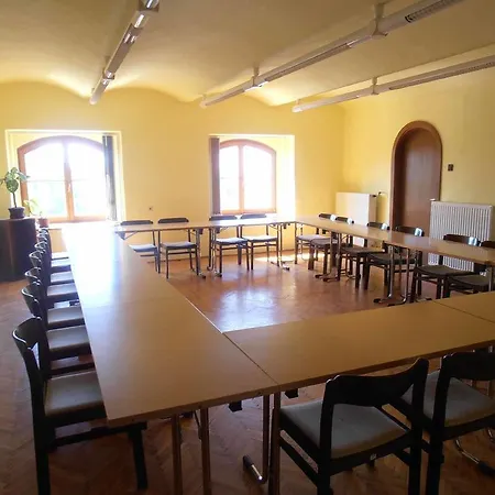 Hostel Martineum Felnottkepzo Akademia