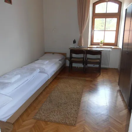 Martineum Felnottkepzo Akademia Hostel *