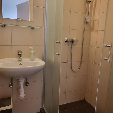 Martineum Felnottkepzo Akademia Hostel