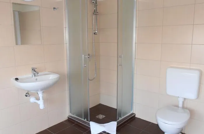 Hostel Martineum Felnottkepzo Akademia